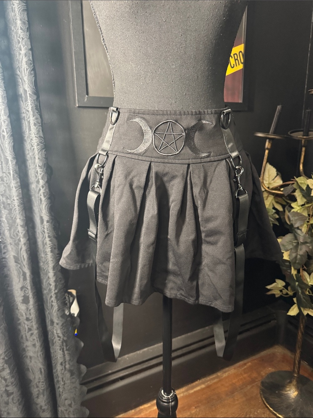 Black Pentagram Pleated Mini Skirt with Harness widow